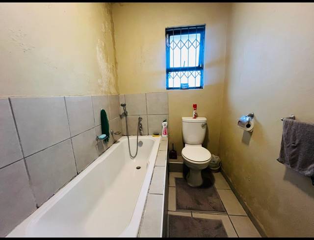 2 BEDROOM APARTMENT FOR SALE IN NEWLANDS EAST